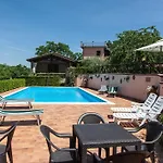 Agriturismo San Lorenzo *