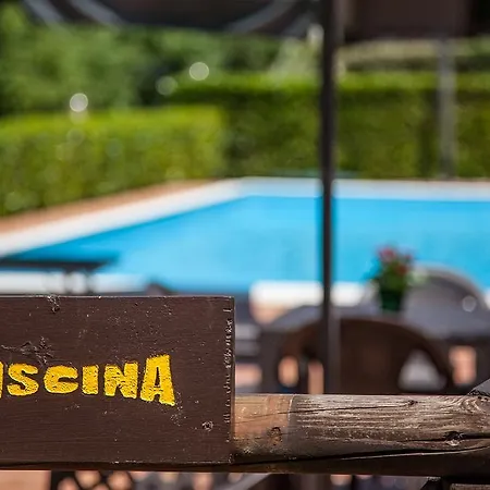 Agriturismo San Lorenzo مزرعة للإقامة *
